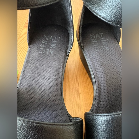 NATURALIZER STRAPPY BLACK FAUX LEATHER OPEN TOE BLACK SANDAL 7.5 LIKE NEW - Picture 11 of 12